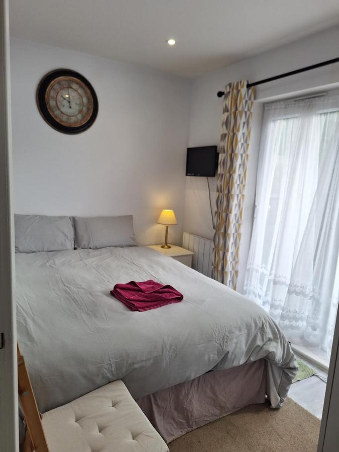 Guest house Deluxe Single Only For One Adult
